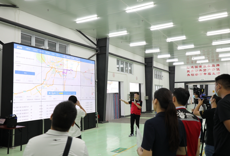 /QJ_184832653615.jpg 标准化实时车辆定位系统讲解.JPG