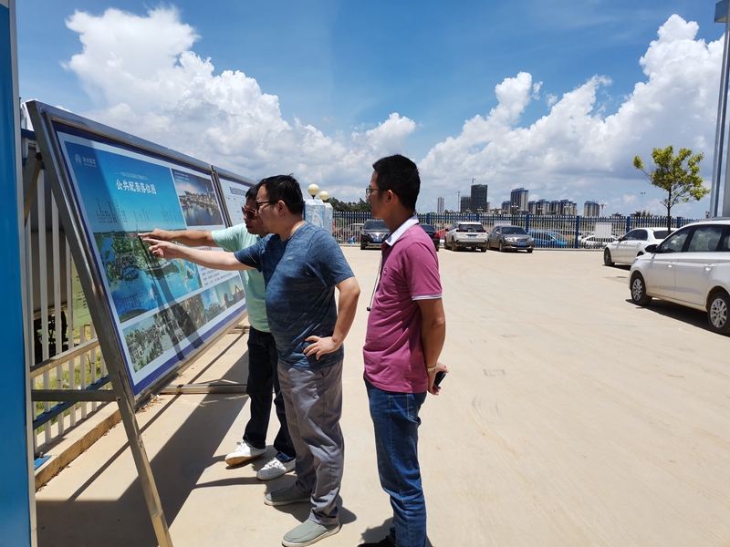 /QJ_098054769968.jpg 进行市场调研工作.jpg